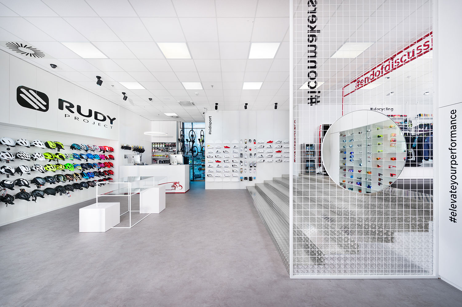 Maxisport Cerin, Retail interior design